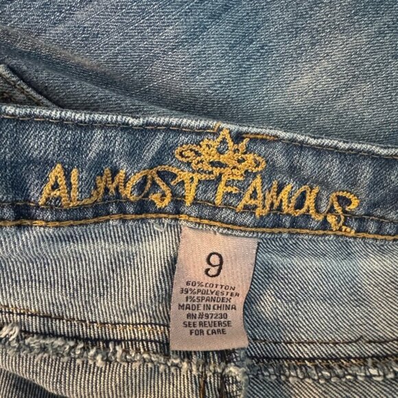 Almost Famous Distressed Blue Women's Jeans size 9 - Picture 2 of 10